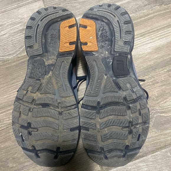 Looking to sell these brooks shoes I don’t wear enough anymore - Picture 3 of 3